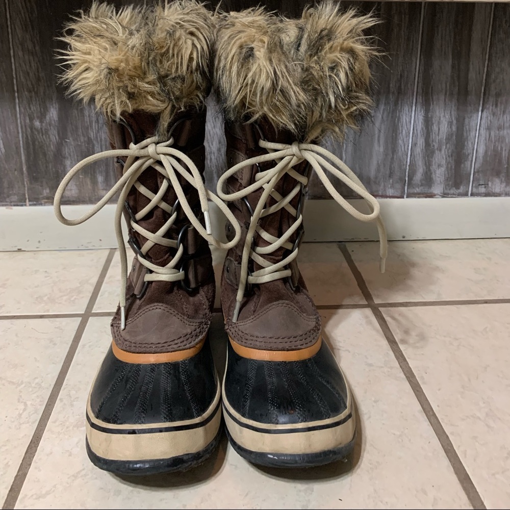 Sorel**Joan of Arc Boots** in great condition. Size 71/2.